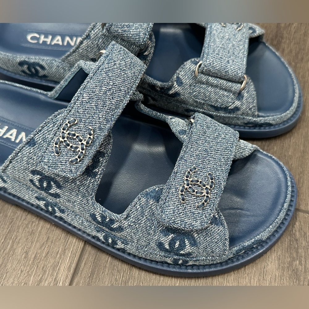2025 CHANEL BLUE DENIM DAD SANDALS SLIDES SHOES 36C NEW WITH DEFECTS - Picture 11 of 16